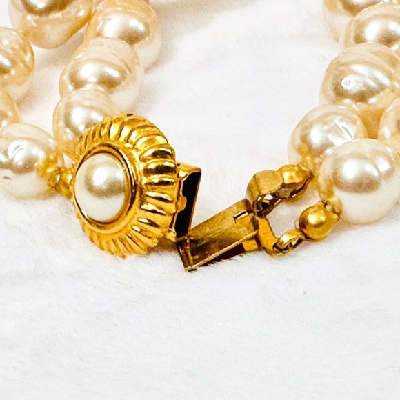 Vintage Talbots Knotted Glass Pearl Bracelet w/Fancy Clasp - Picture 3 of 5